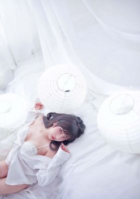 美女裸身100％_全集高清在线观看